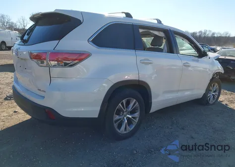 2015 Toyota Highlander Le Plus V6 from USA, damaged, VIN 5TDBKRFH3FS079917